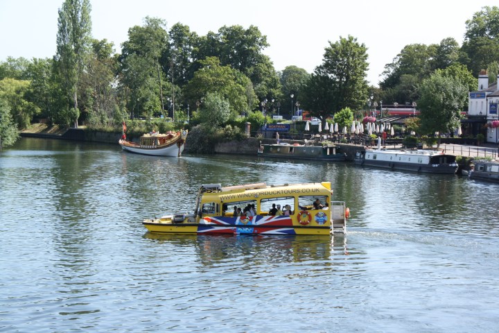 duck boat tour sailing the river